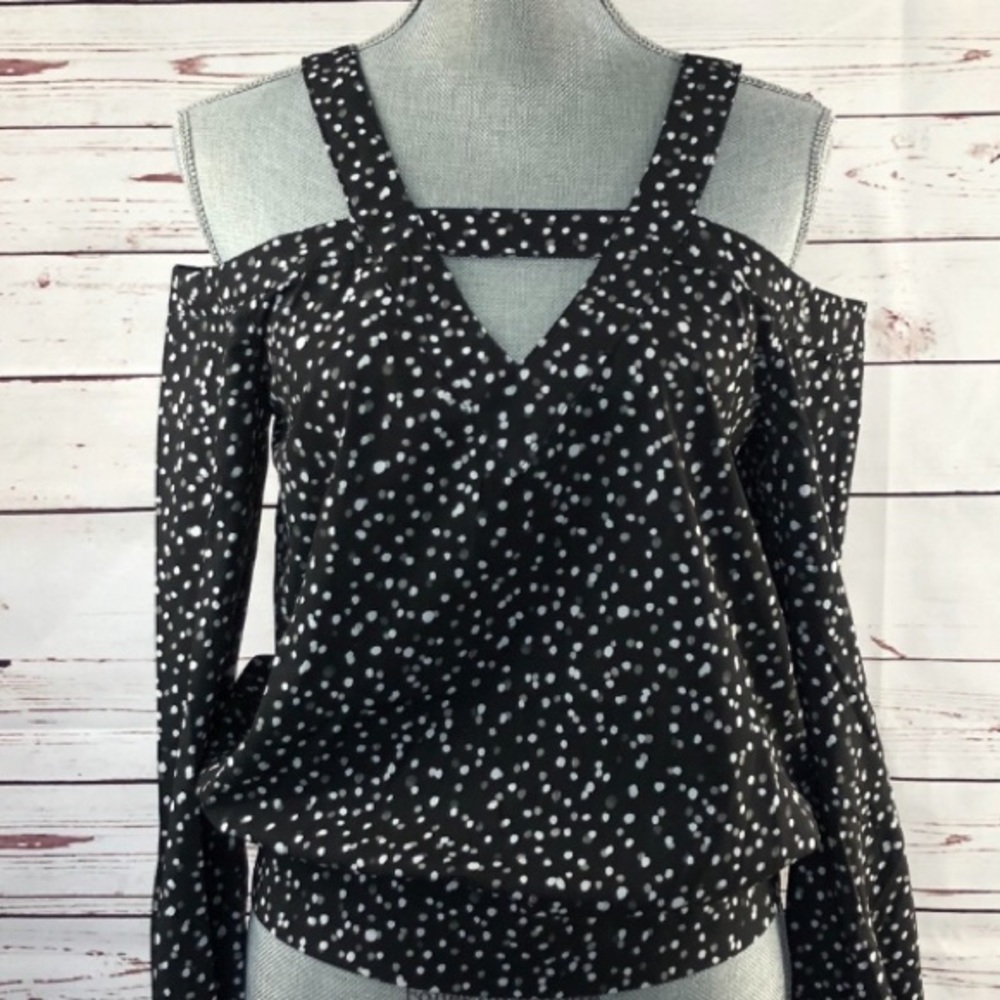 BEBE | Polka Dot Cold Shoulder Blouse